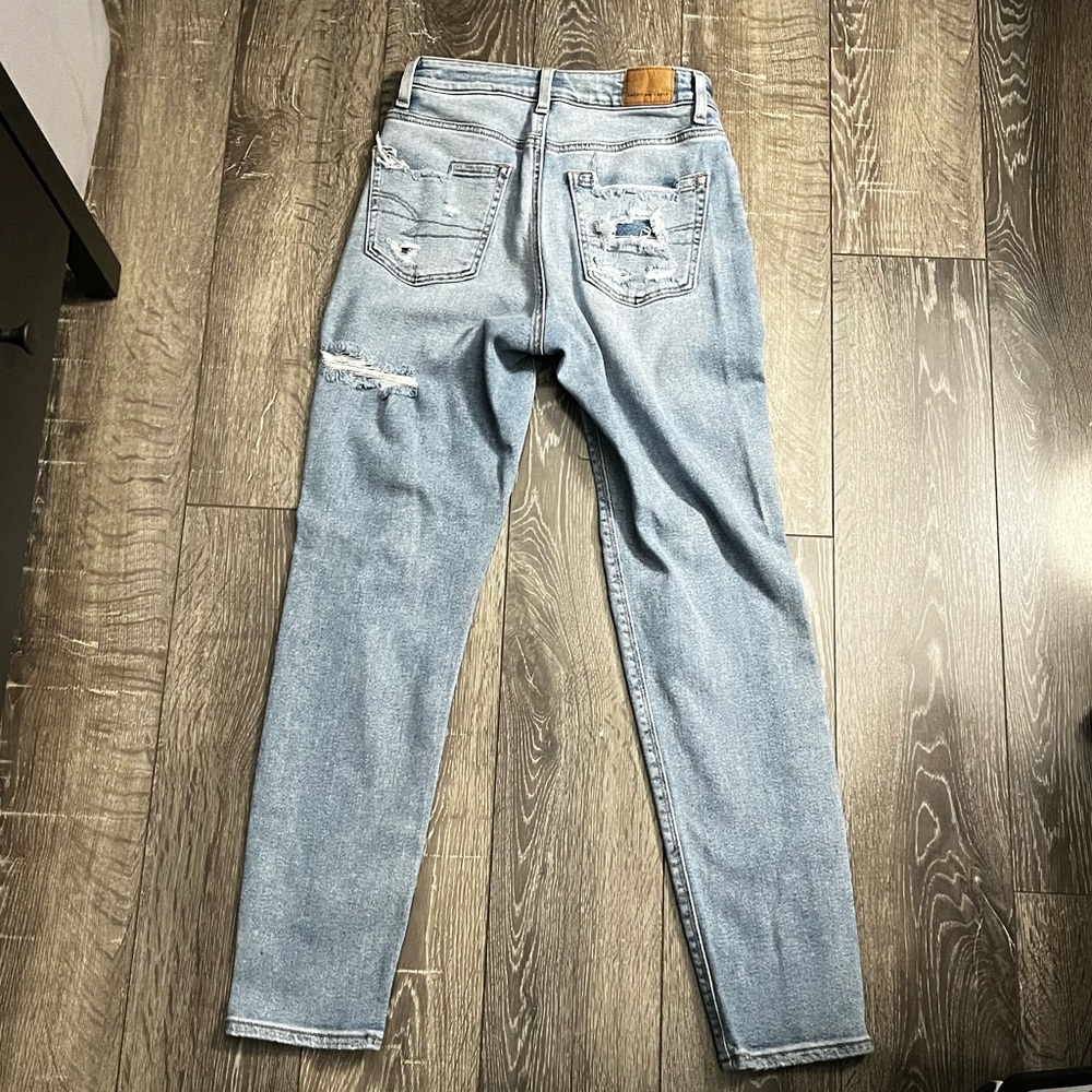 AEO Ripped Stretch Mom Jean - Picture 2 of 9